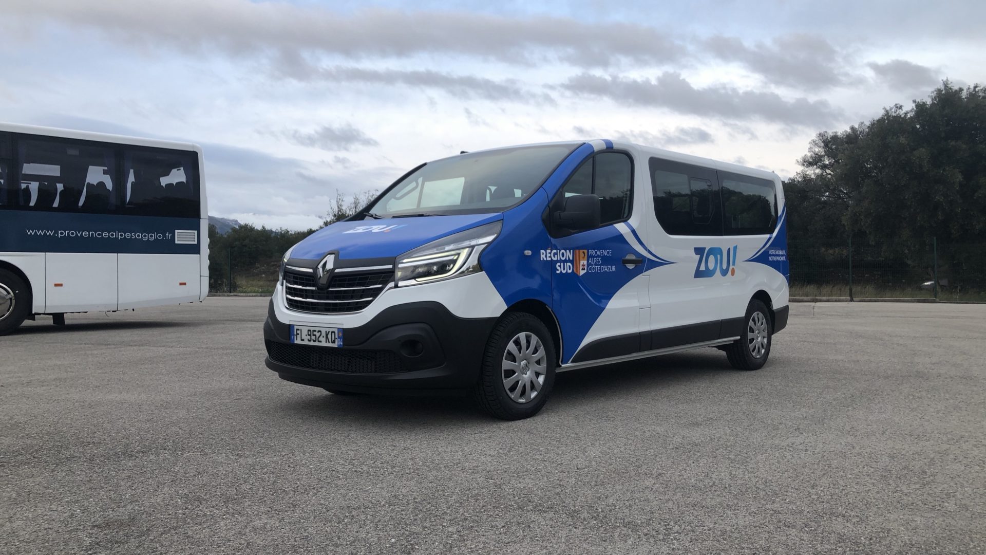 Renault Trafic Blanc PMR livrée ZOU