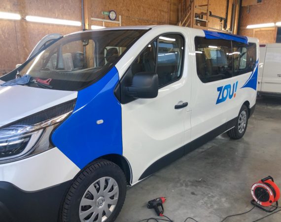 Renault Trafic Blanc PMR livrée ZOU