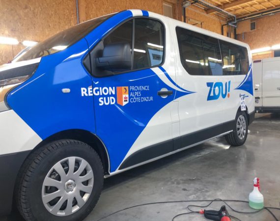 Renault Trafic Blanc PMR livrée ZOU