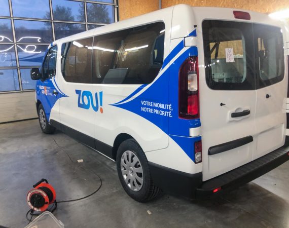 Renault Trafic Blanc PMR livrée ZOU