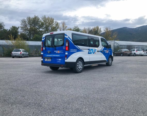 Renault Trafic Blanc PMR livrée ZOU