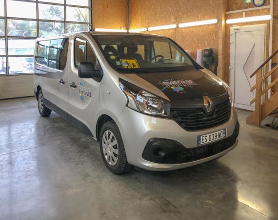 Renault trafic ZOU-1