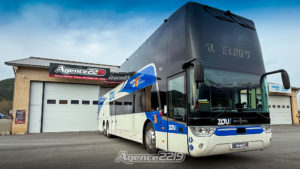 Autocar double étage Vanhool Astromega de SCAL habillé avec la livrée ZOU – Région Sud